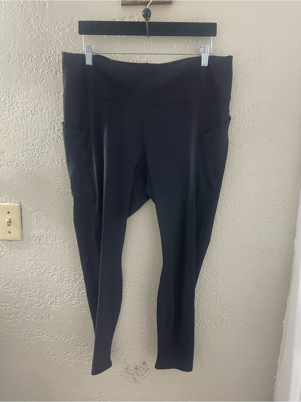 Fabletics Black High-Waist Leggings with Side Pockets Size 2X